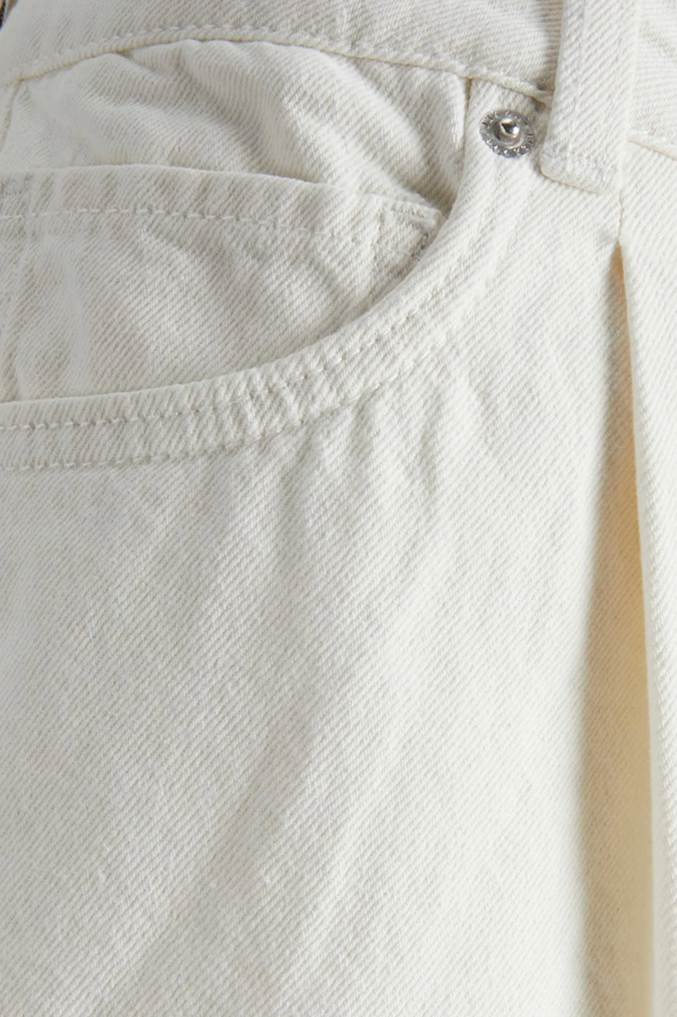 JXAlexa Loose MW Shorts - Ecru - Image 8