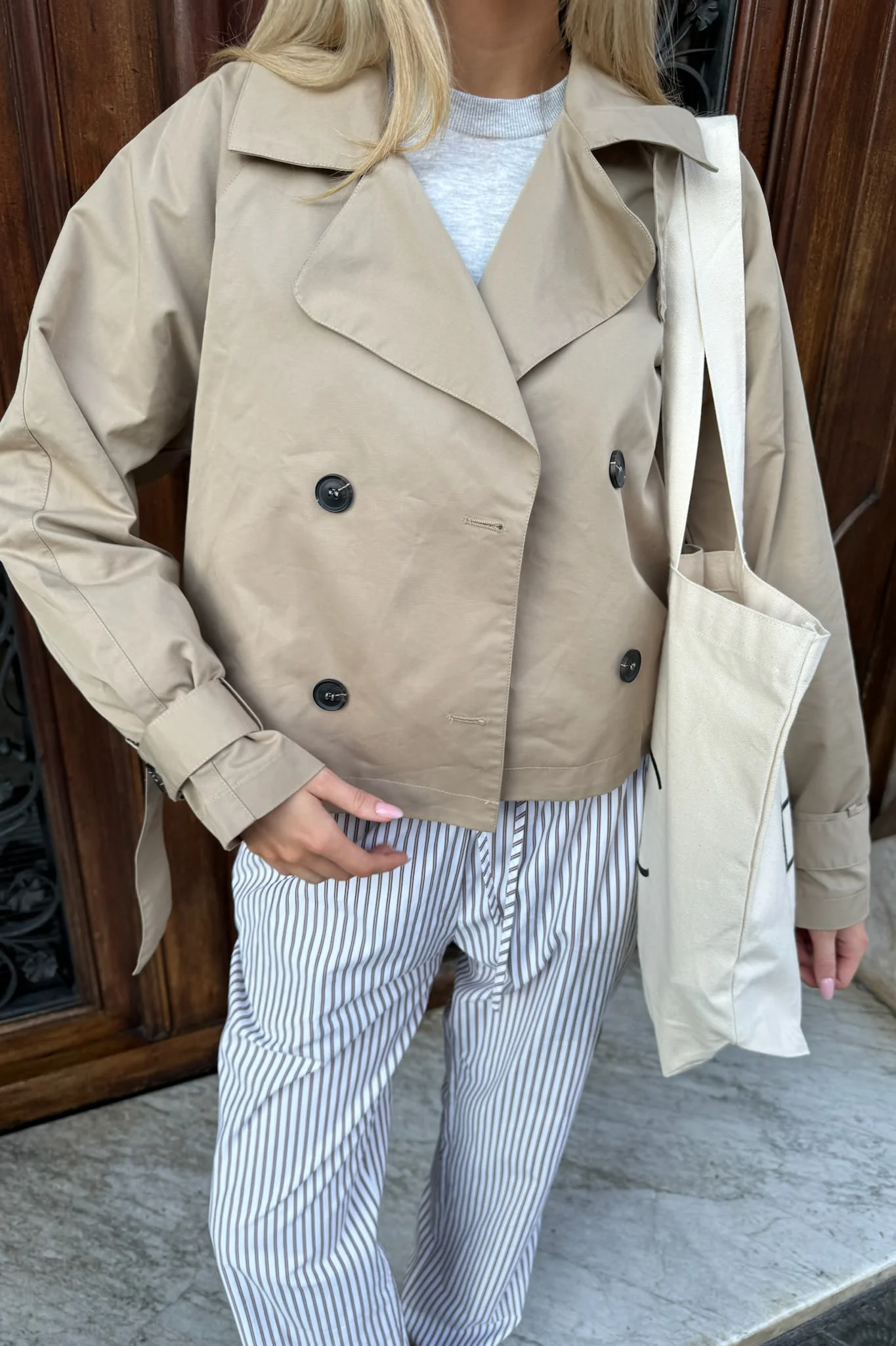 AlmaIC Trenchcoat - Light Beige - Image 4