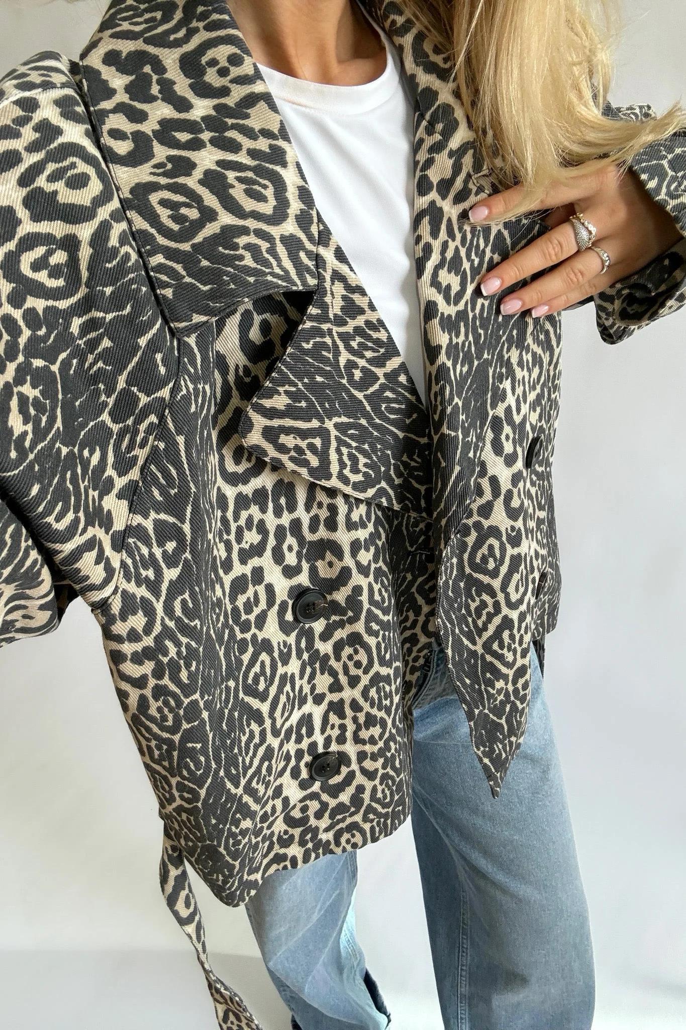 AlmaIC Trenchcoat - Leo Print - Image 15