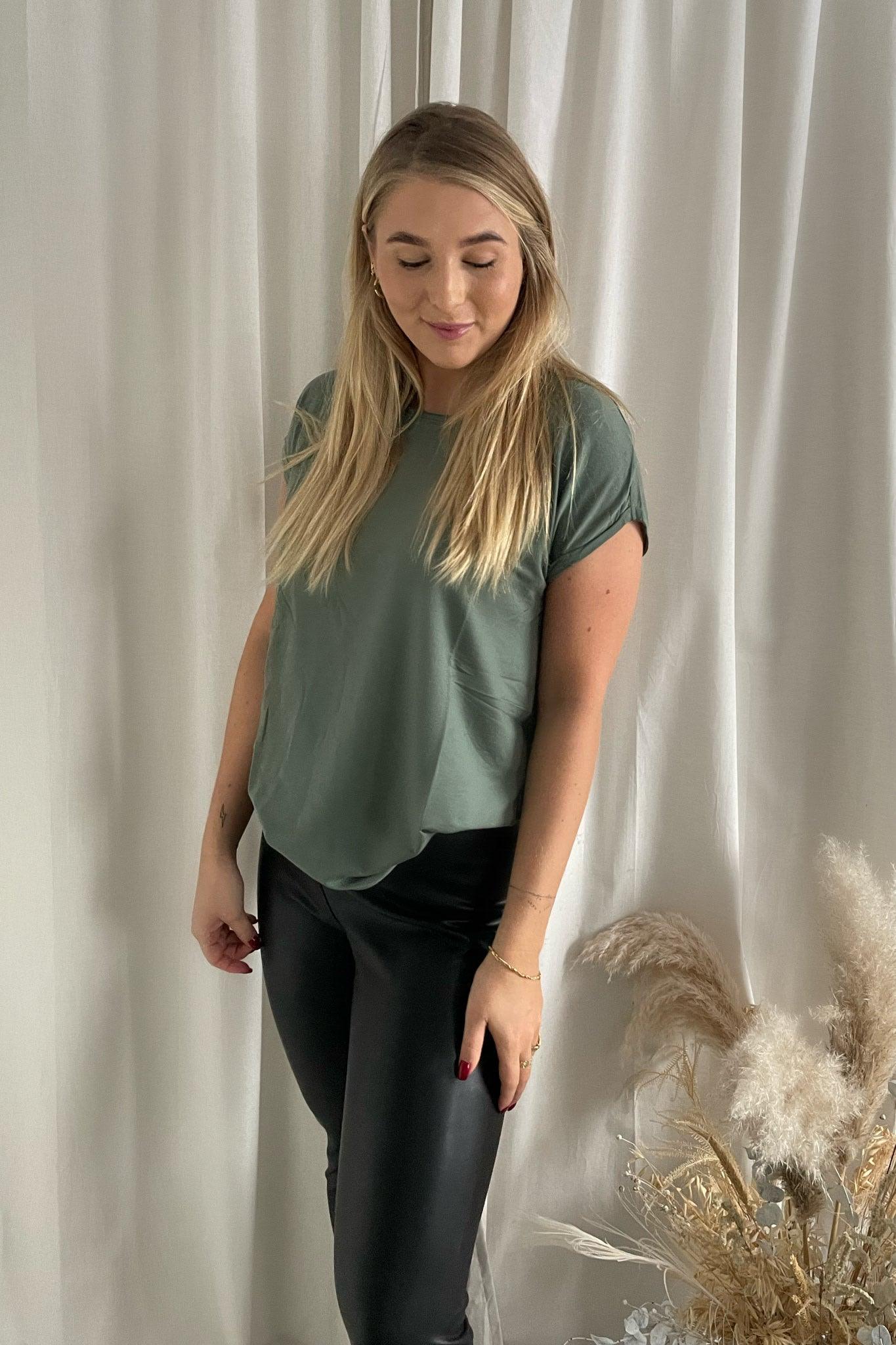 Ava Plain SS Top (PREORDER - week 46/47) - Green - Image 3