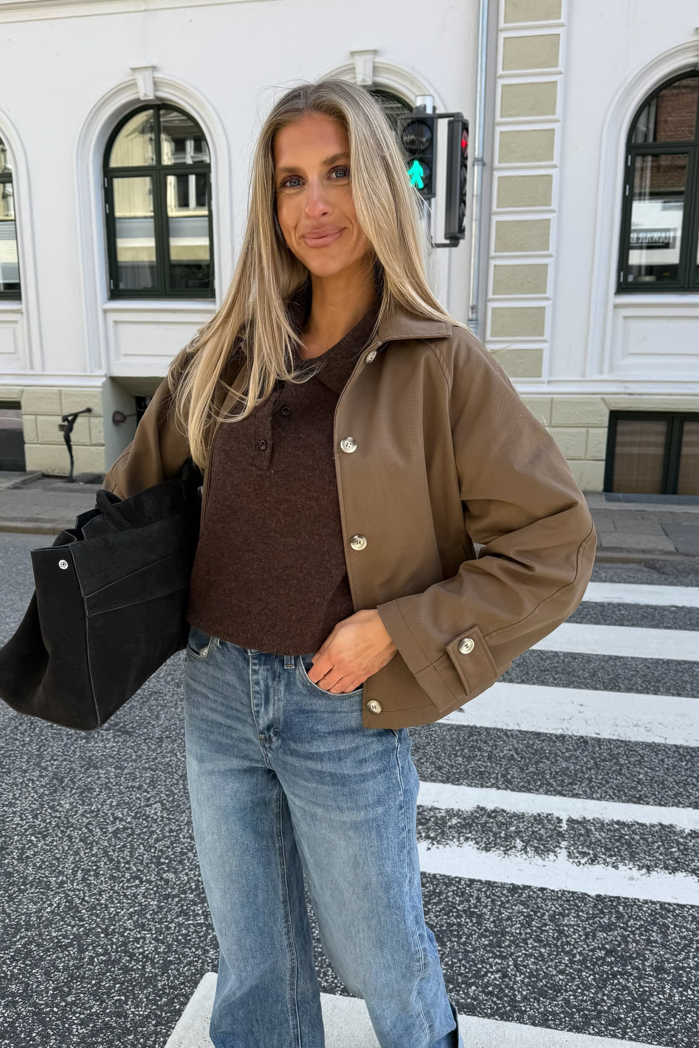 AvaIC Short Trenchcoat - Dark Brown - Image 9