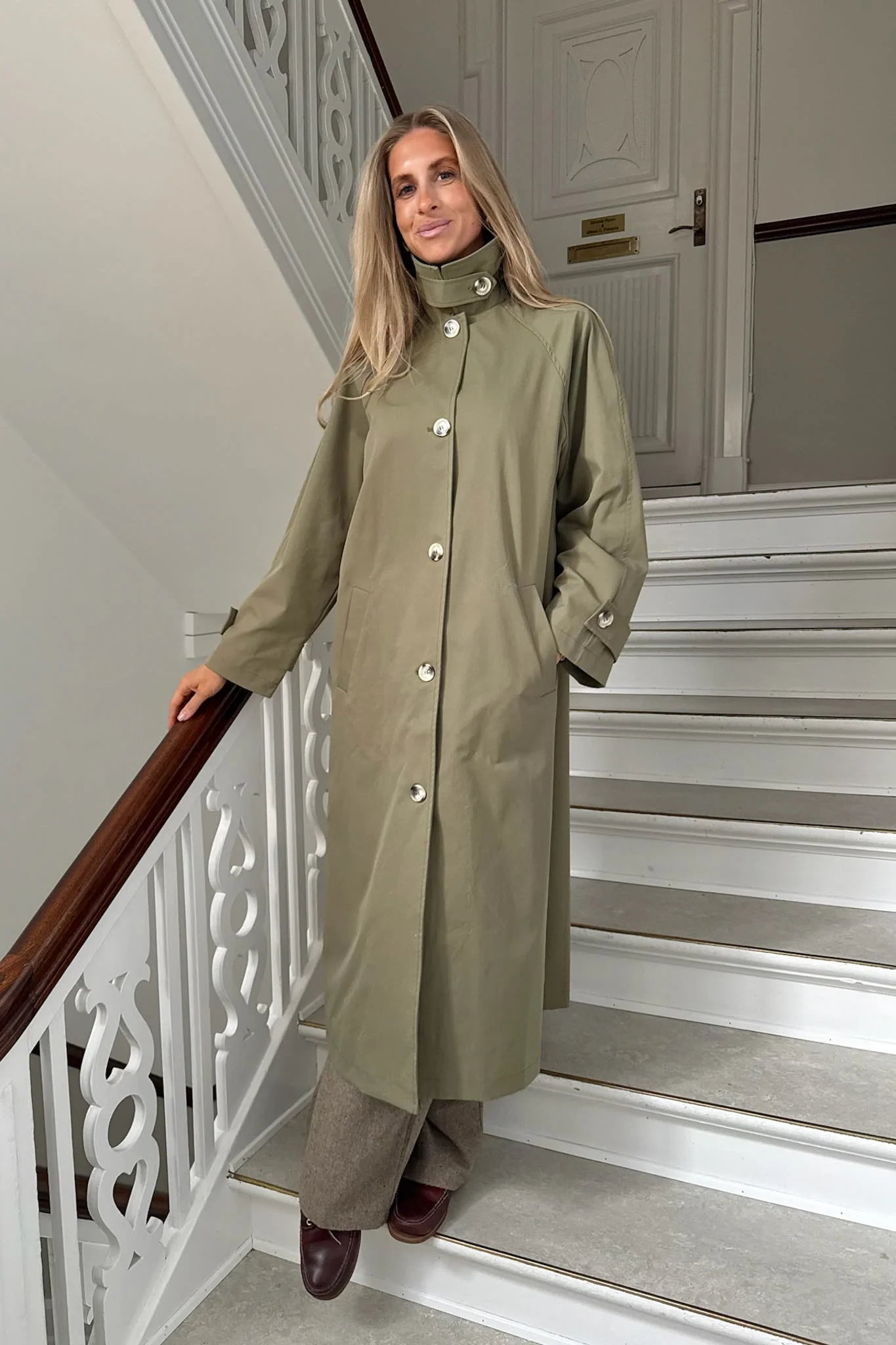 AvaIC Trenchcoat - Dark Khaki - Image 8
