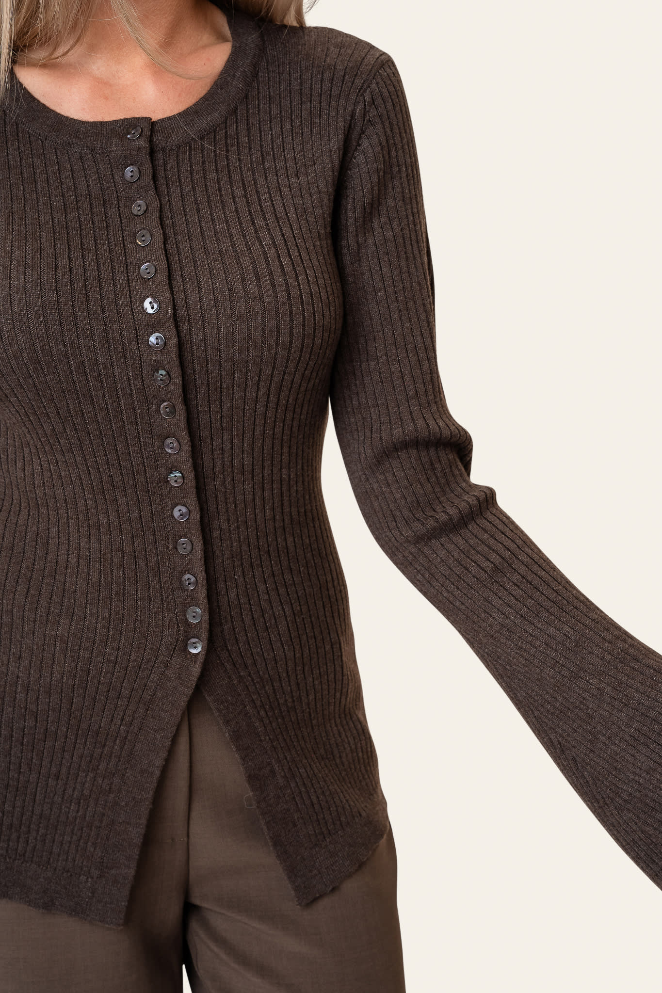 ElmaIC Cardigan - Dark Brown - Image 4