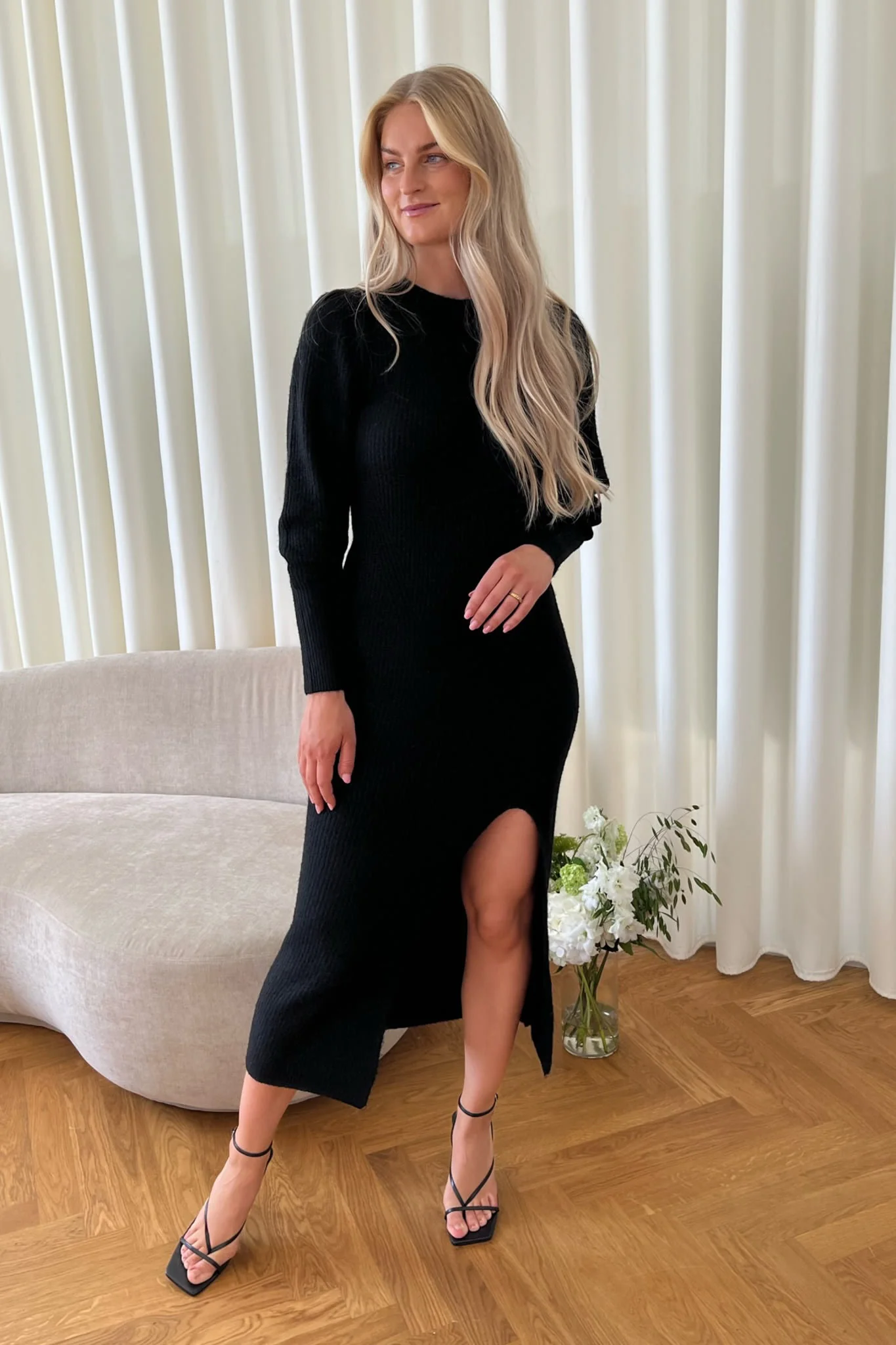 NMEmma LS Oneck Slit Knit Dress - Black