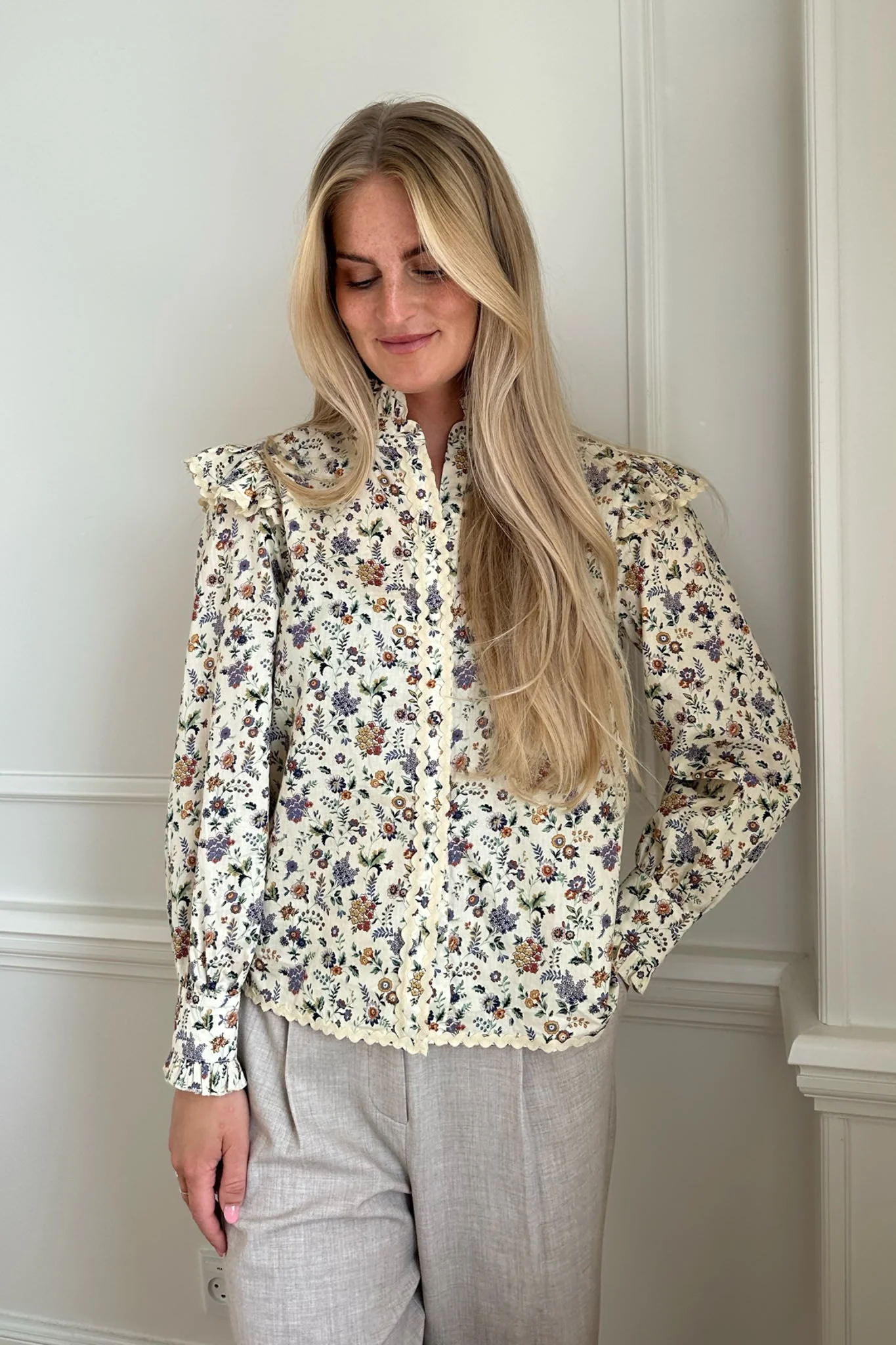 FrejaIC Shirt - Cream Multi Flower - Image 12