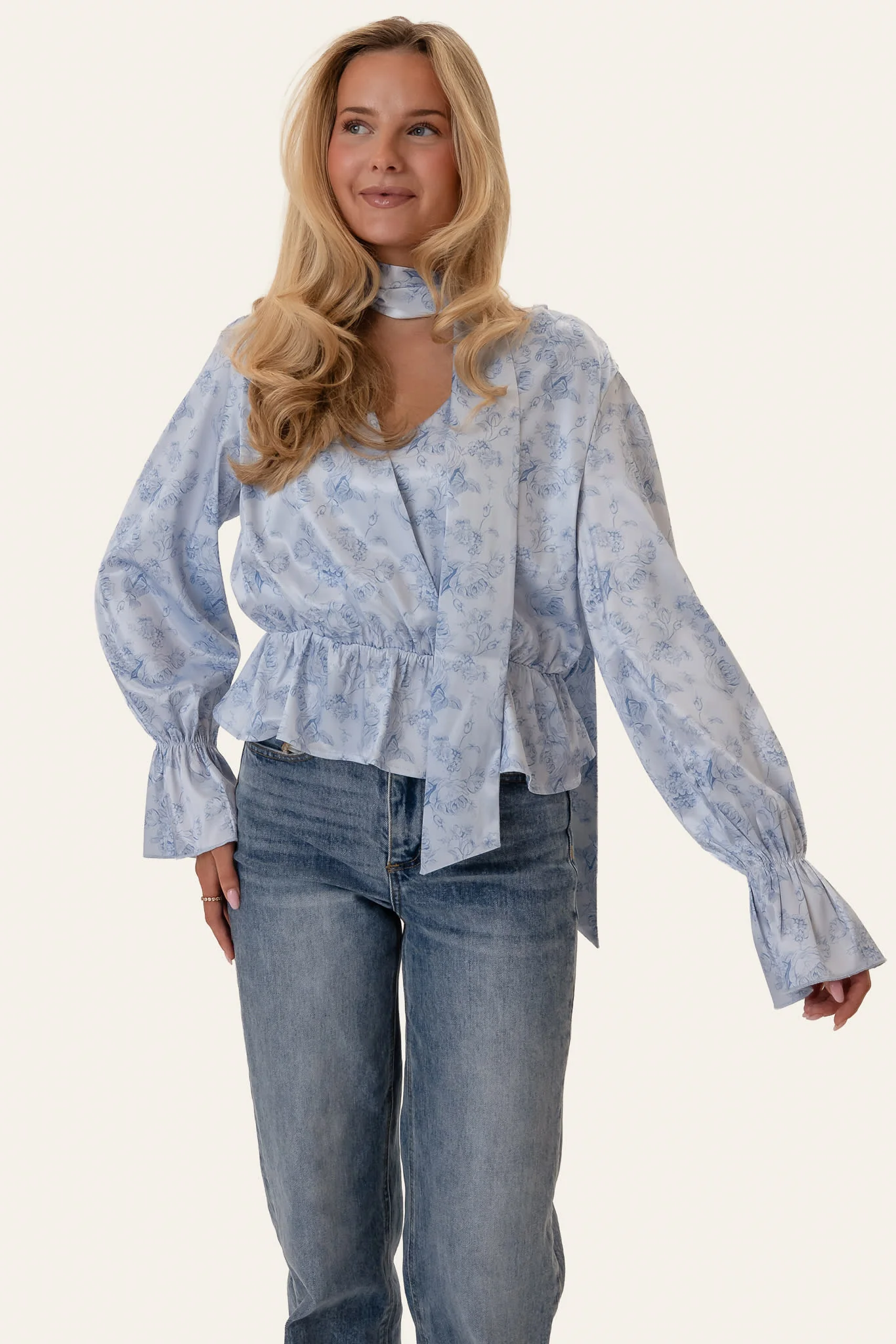 FreyaIC Shirt - Soft Blue Blossom