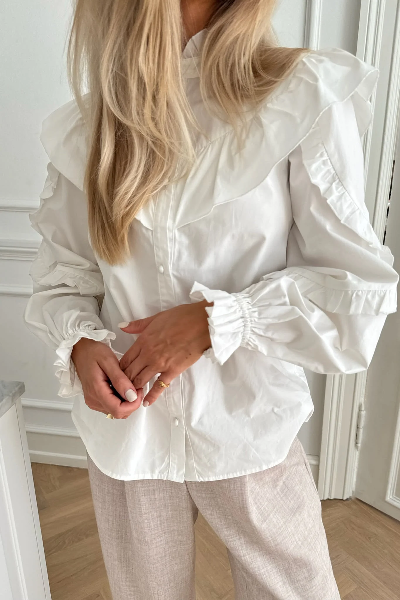 IsaIC Shirt - White - Image 2