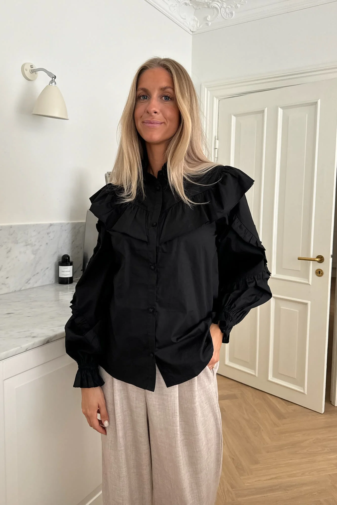 IsaIC Shirt - Black - Image 3