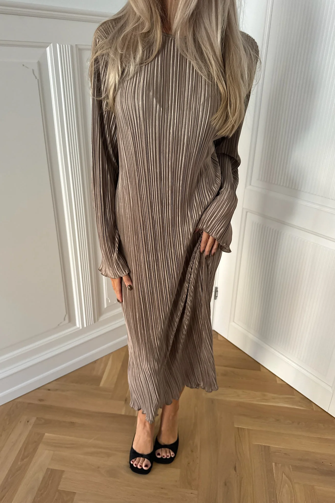 KellyIC Long Plissé Dress - Light Brown - Image 2