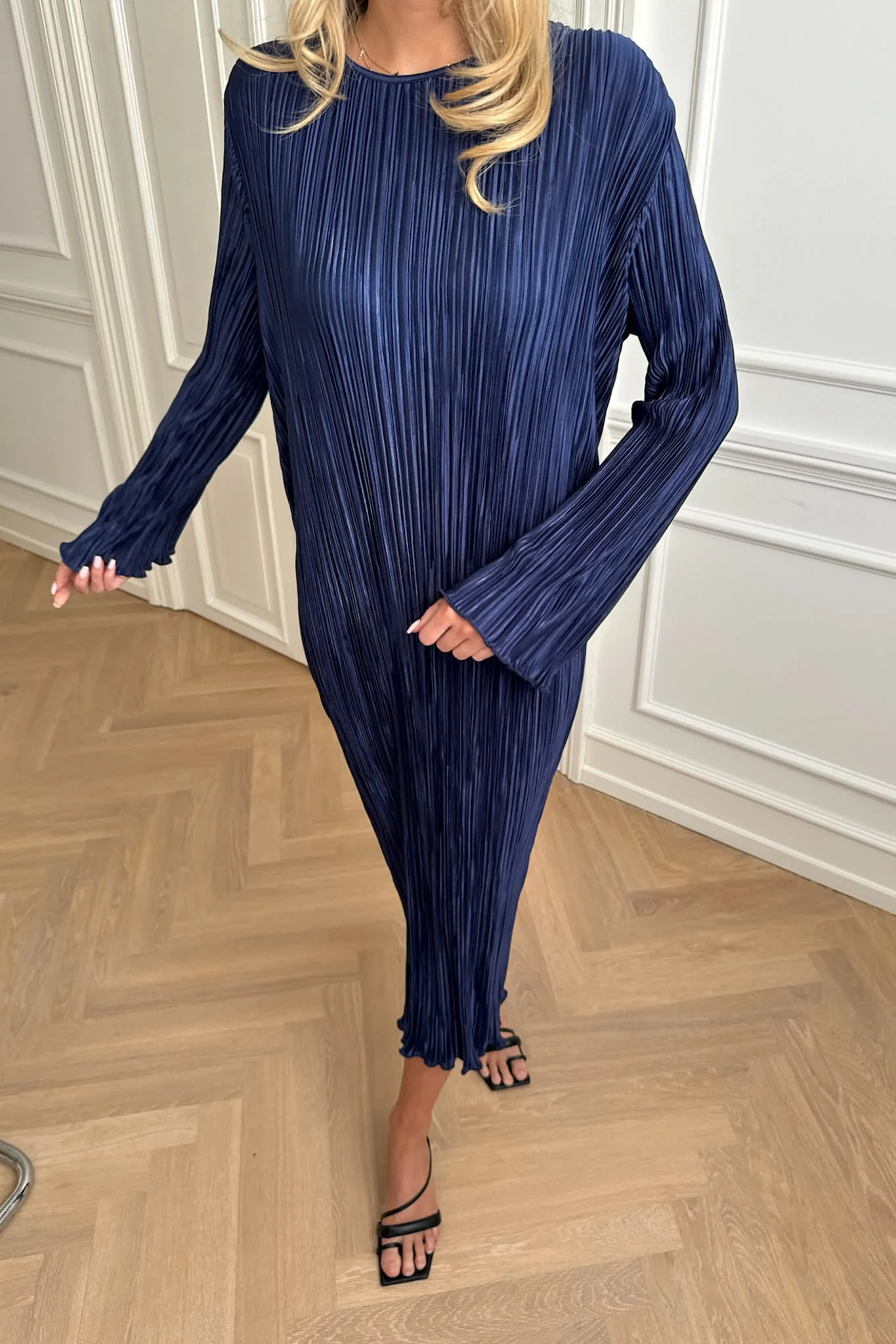 KellyIC Long Plissé Dress - Navy - Image 2