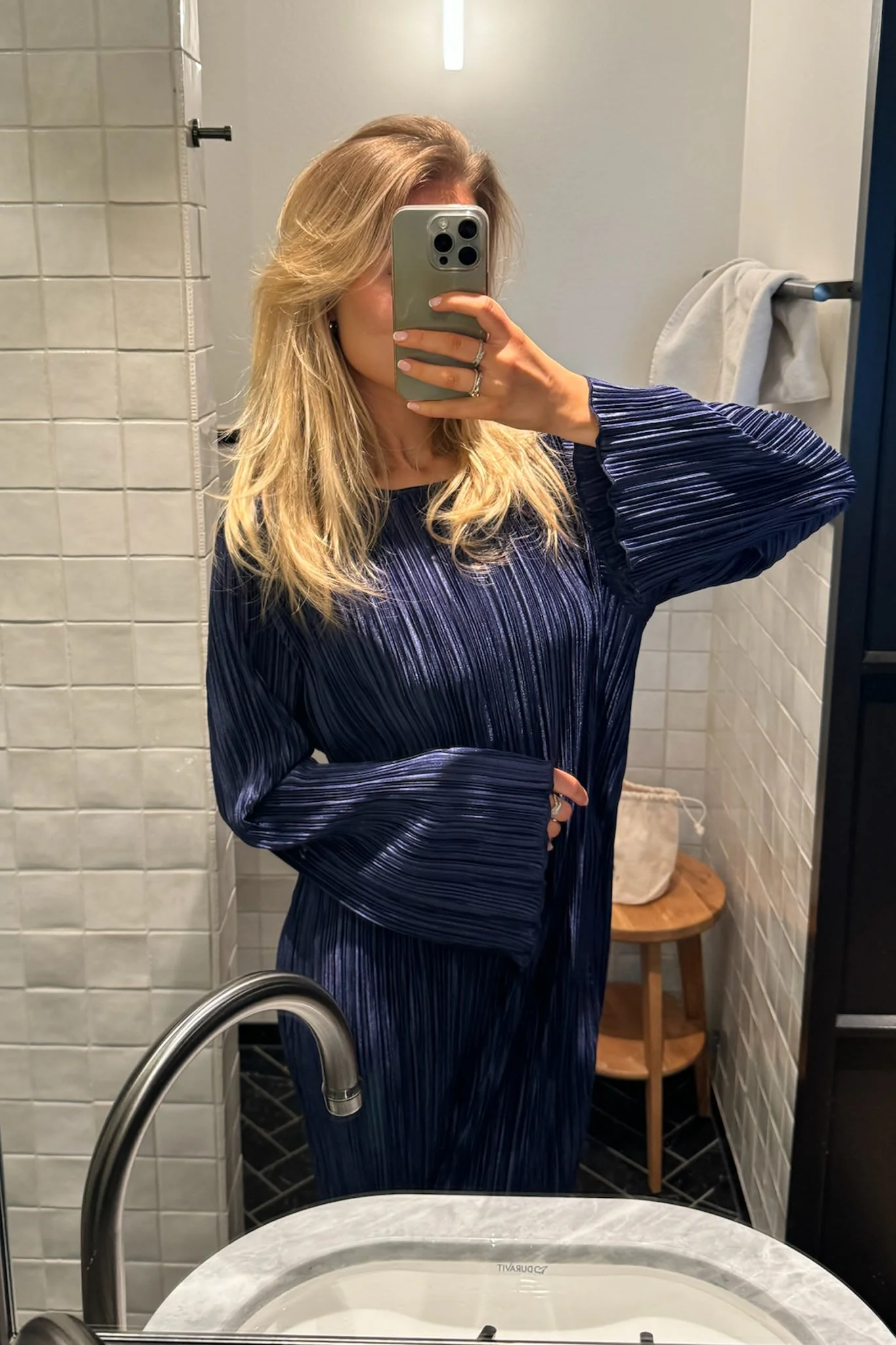 KellyIC Long Plissé Dress - Navy - Image 6