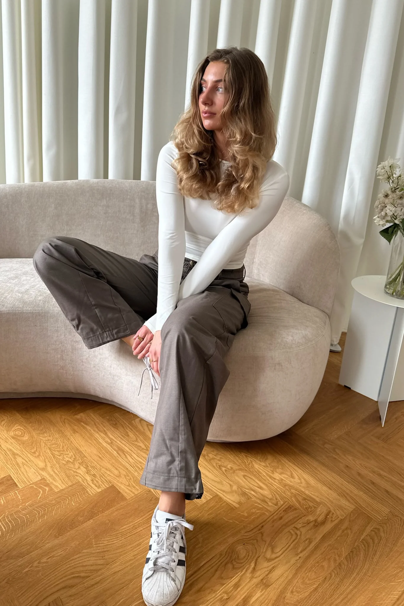 NMLarrie HW Cargo Pants - Rubber - Image 3