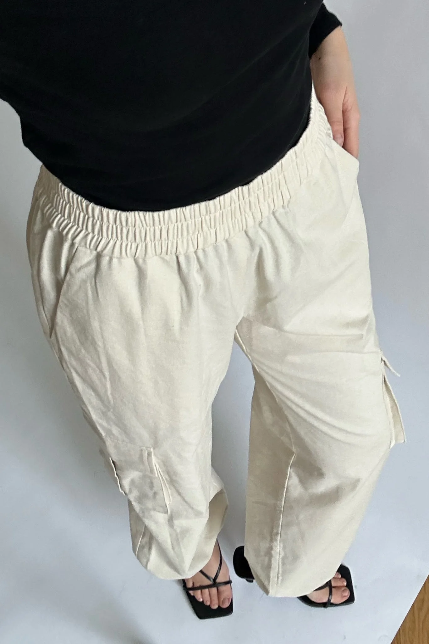 LivaIC Cargo Pants - Light Beige Linen - Image 4