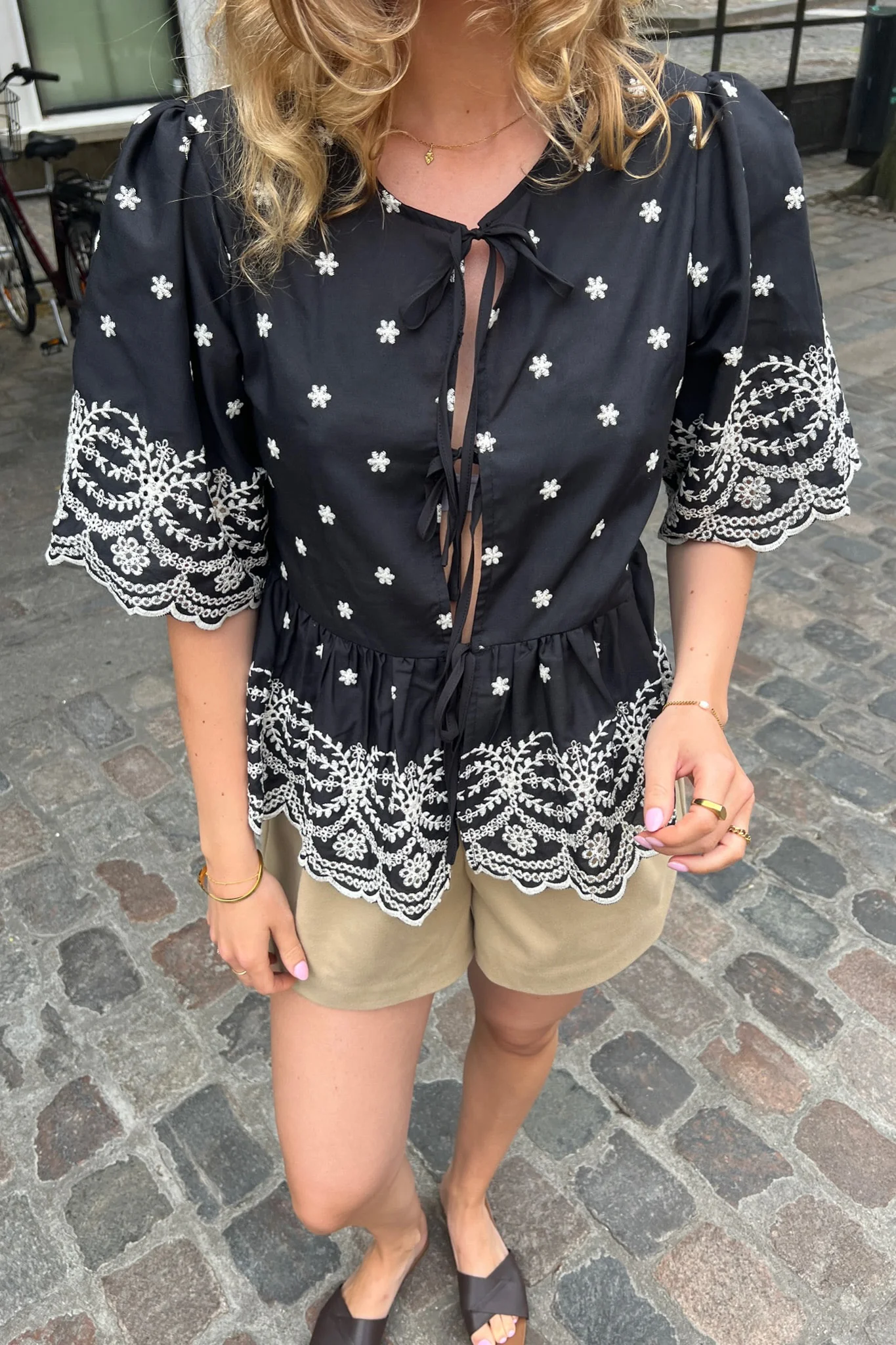 LulaIC Top - Black White Embroidery