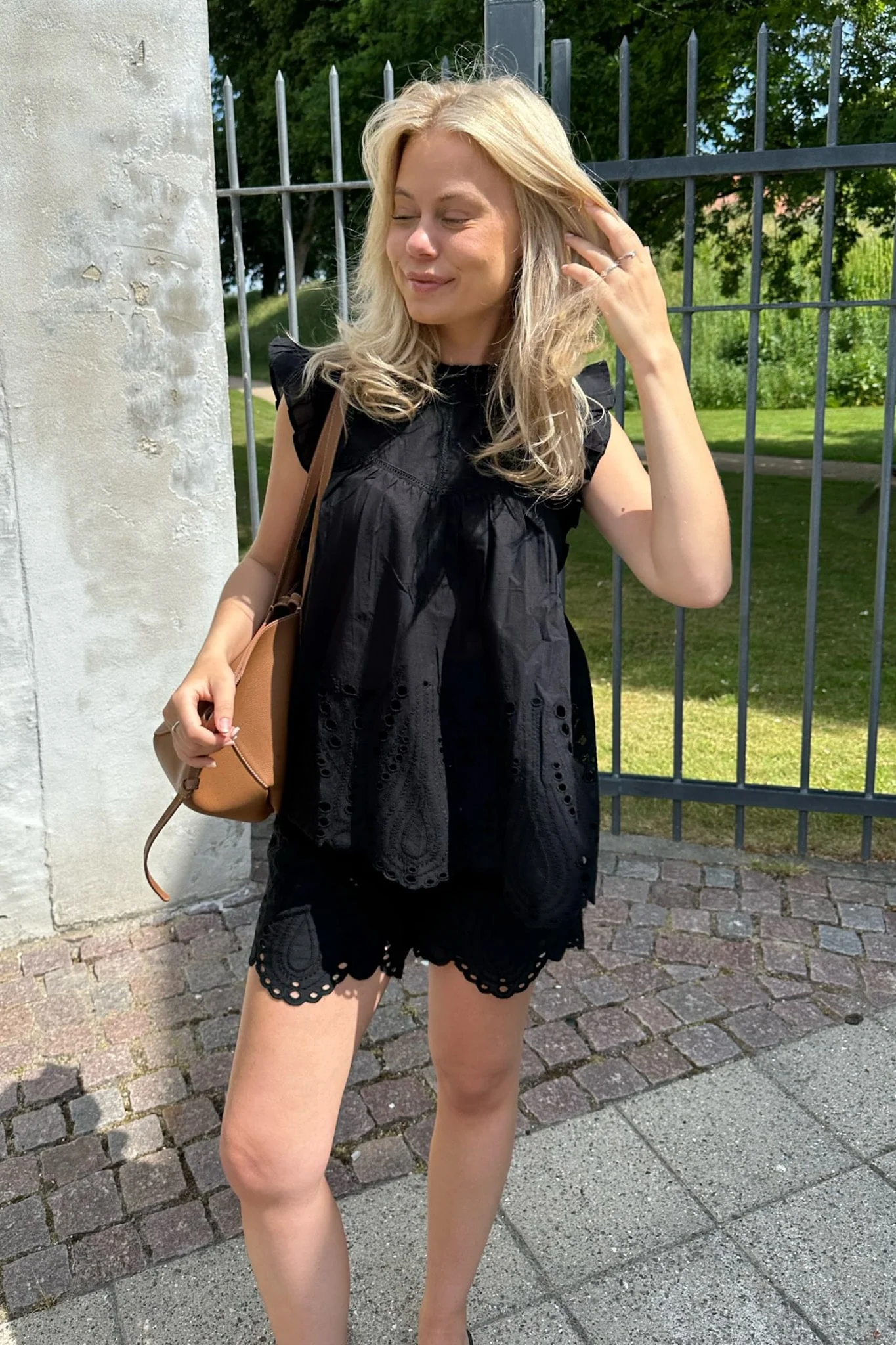 Matea Shorts - Black - Image 4