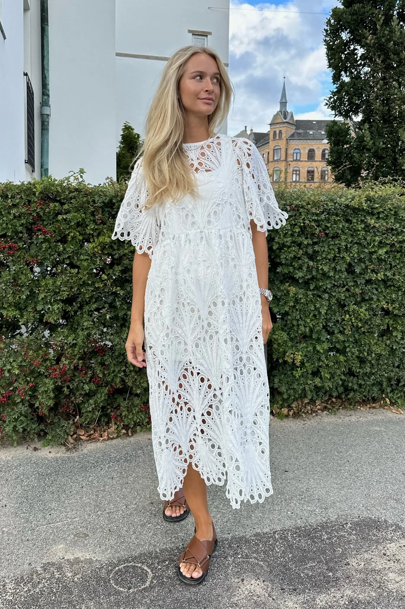 MeliaIC Midi Lace Dress - White - Image 3
