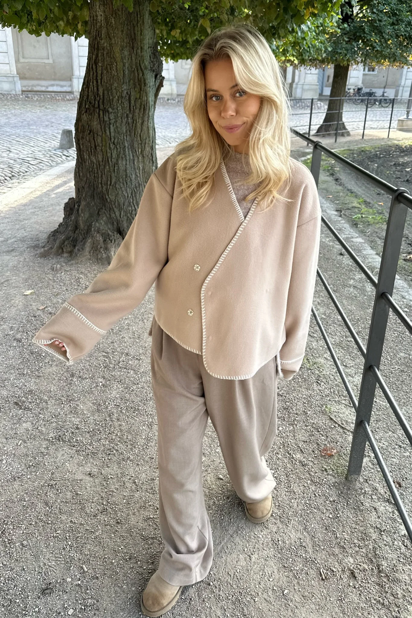MellieIC Contrast Stitching Jacket - Beige - Image 5