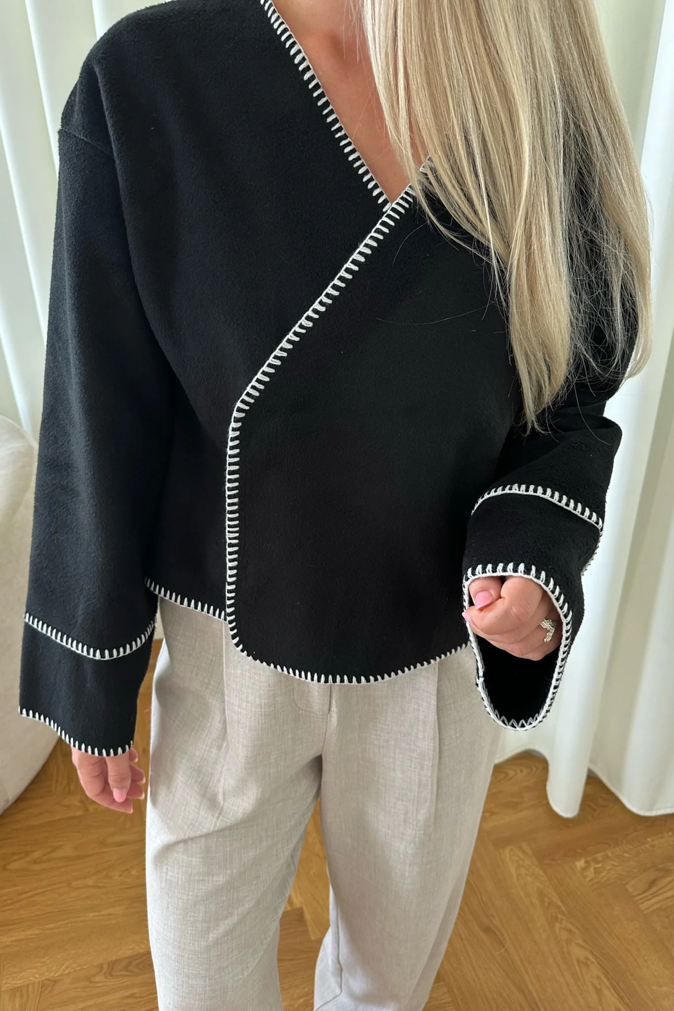 MellieIC Contrast Stitching Jacket - Black - Image 11