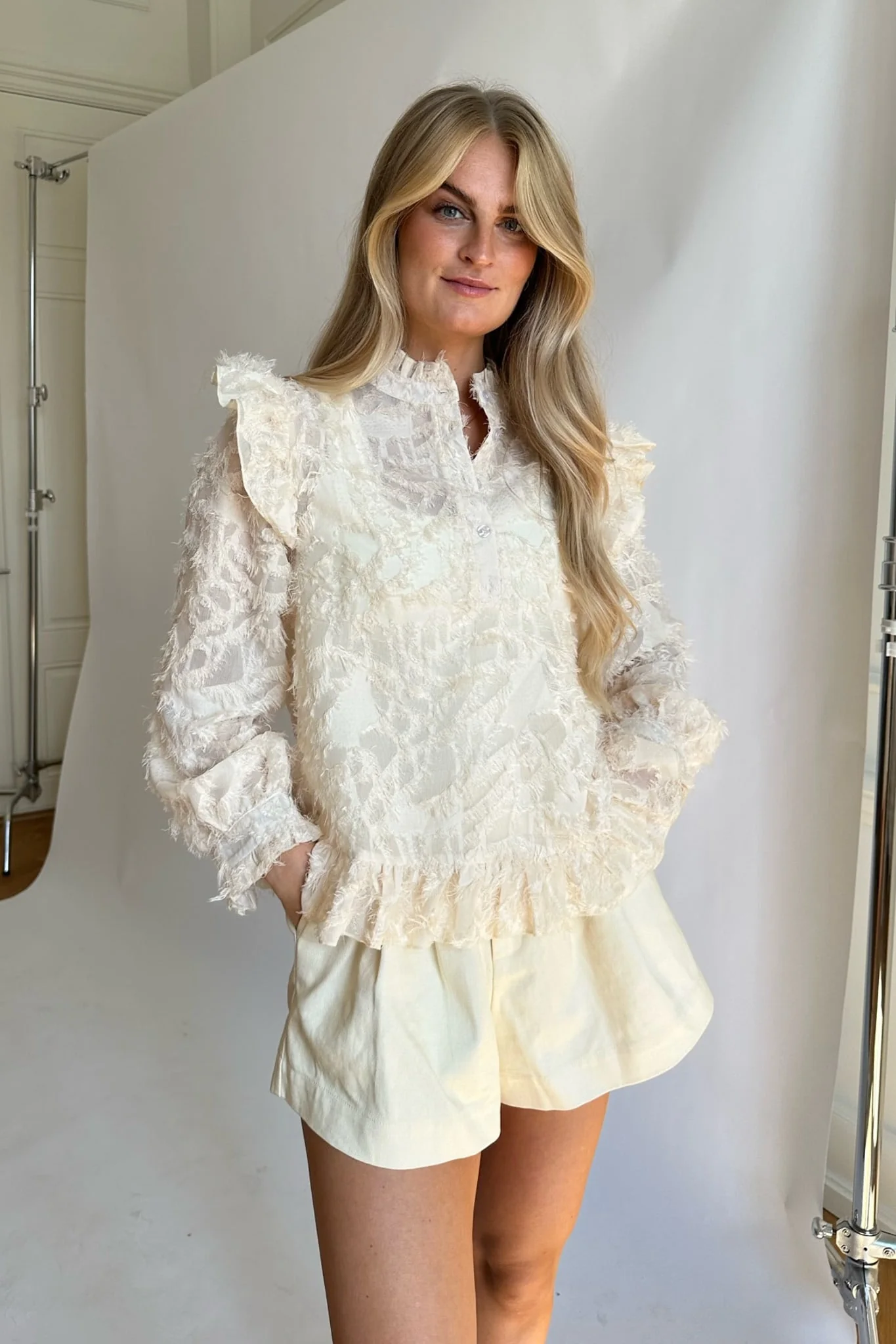 NunaIC Shirt - Feathery Beige - Image 8