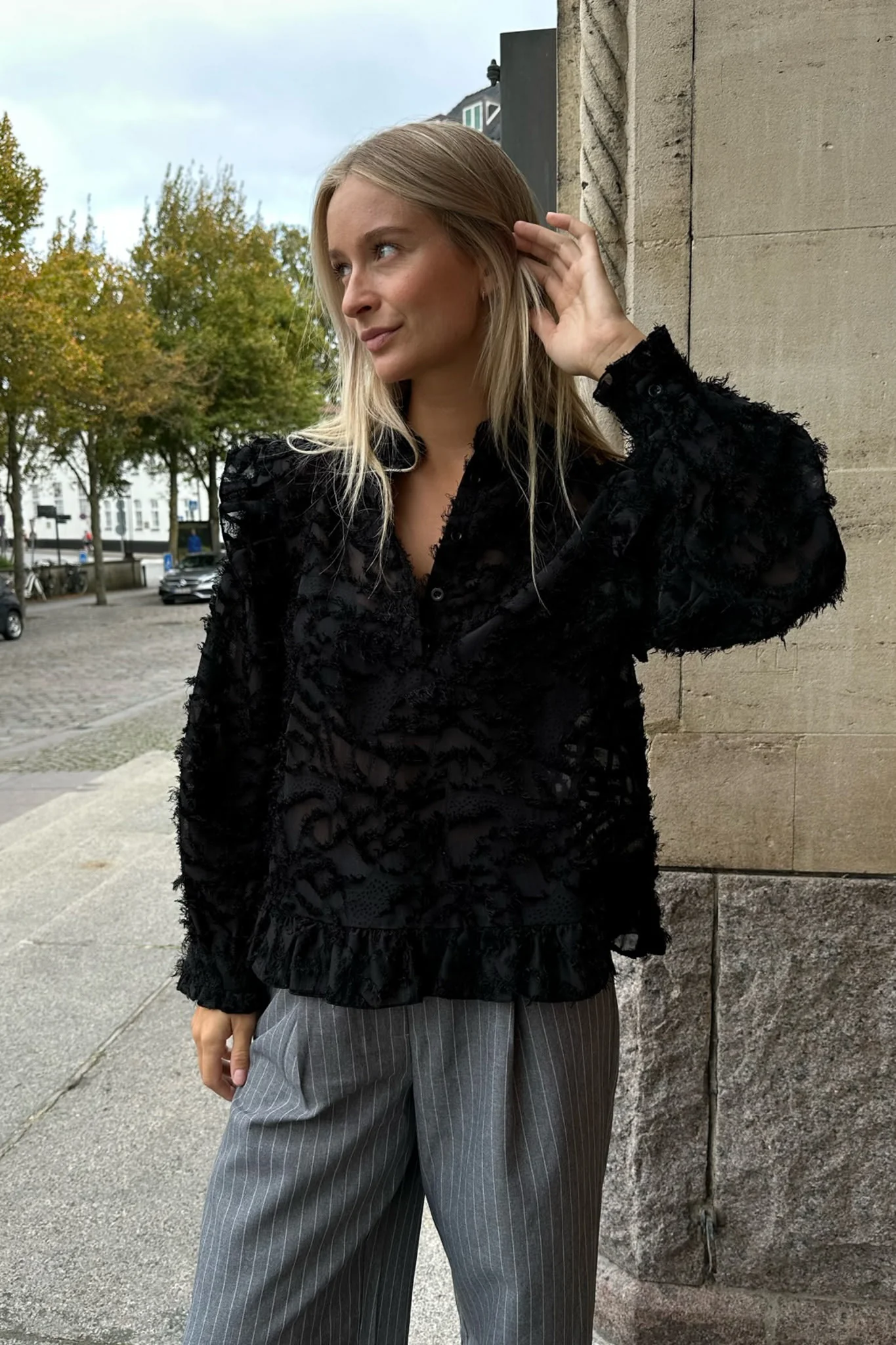 NunaIC Shirt - Feathery Black - Image 3
