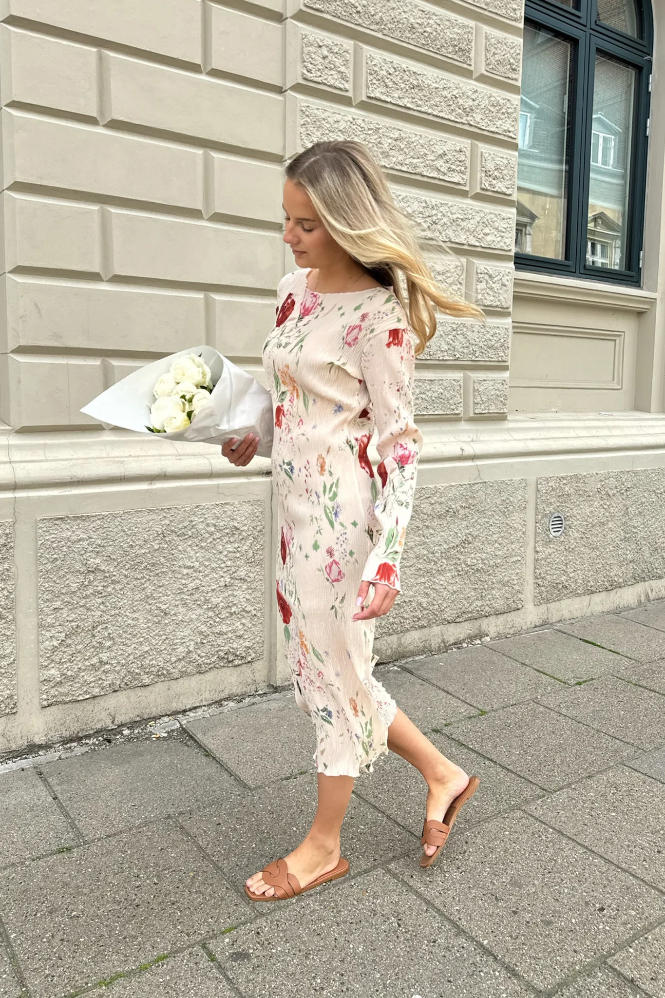 OdaIC Dress - Beige Flower Print - Image 2