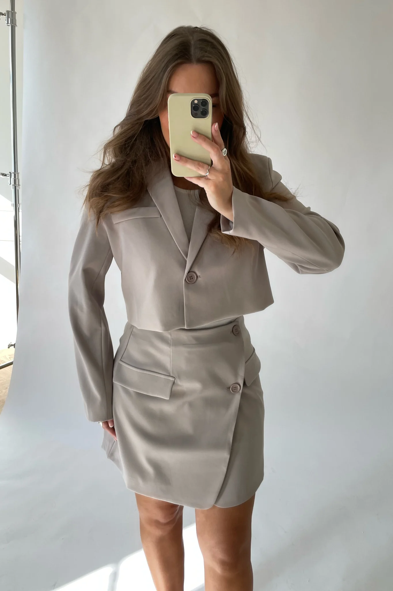 SelmaIC Cropped Blazer - Dark Beige - Image 4