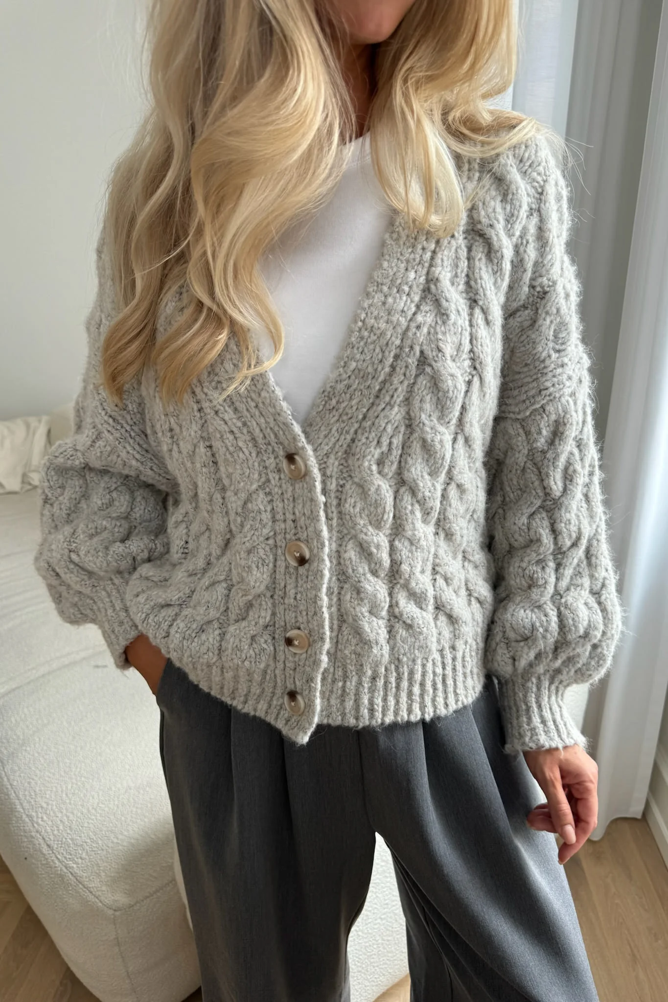SiggaIC Cardigan - Light Greige - Image 6