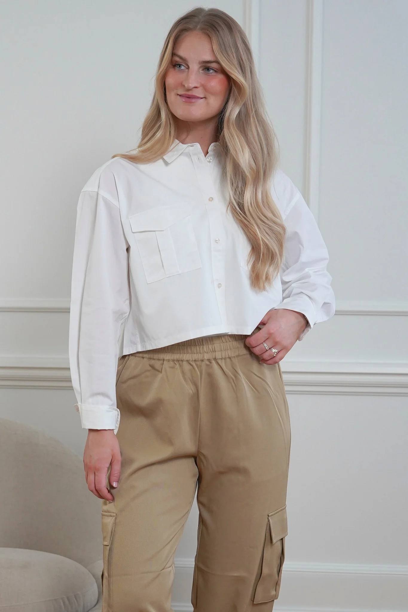 JXSolly 2 Pocket Poplin LS Cropped Shirt - White - Image 3