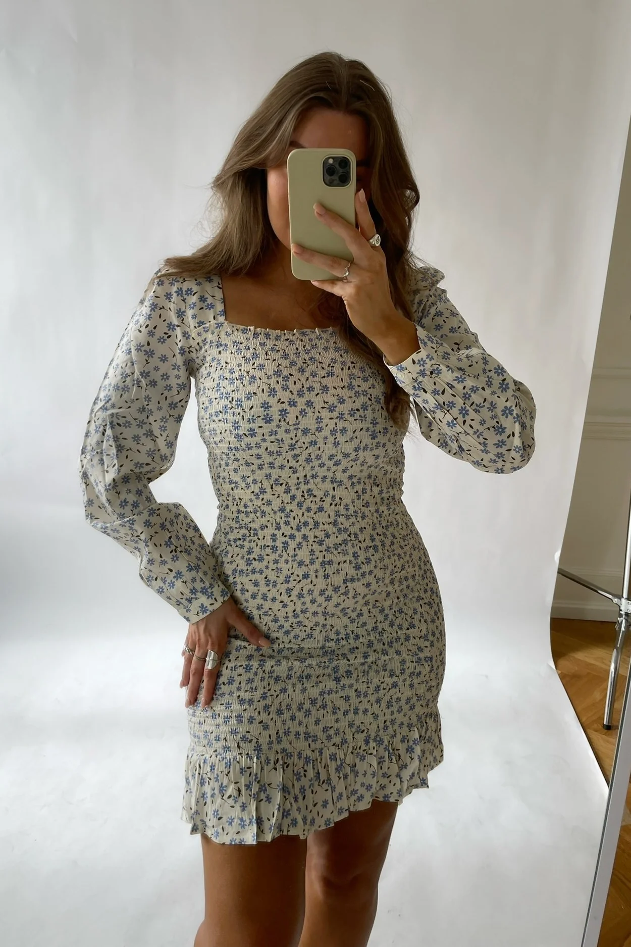 NMTone LS Square Neck Smock Dress - Eggnog Blue Flowers